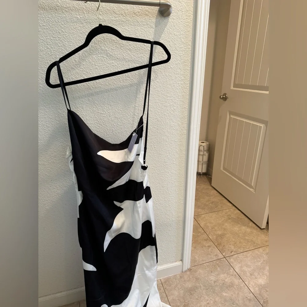 Hanifa Lola gown size medium - Picture 3 of 3